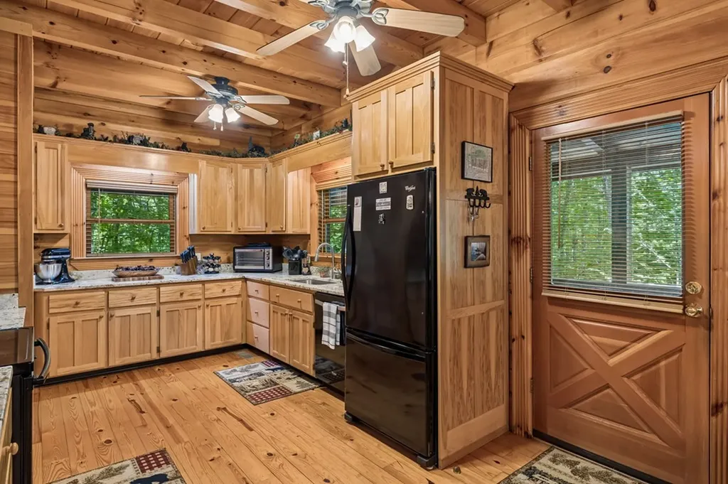 340 Doe Ridge Road Oneida TN 37841