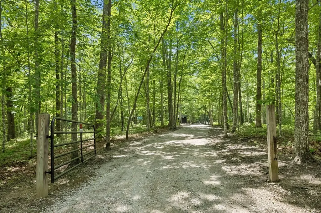 340 Doe Ridge Road Oneida TN 37841