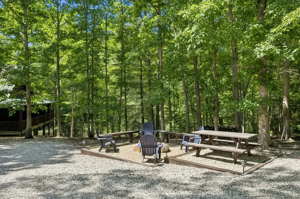 340 Doe Ridge Road Oneida TN 37841