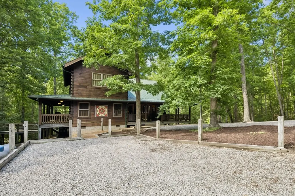 340 Doe Ridge Road Oneida TN 37841