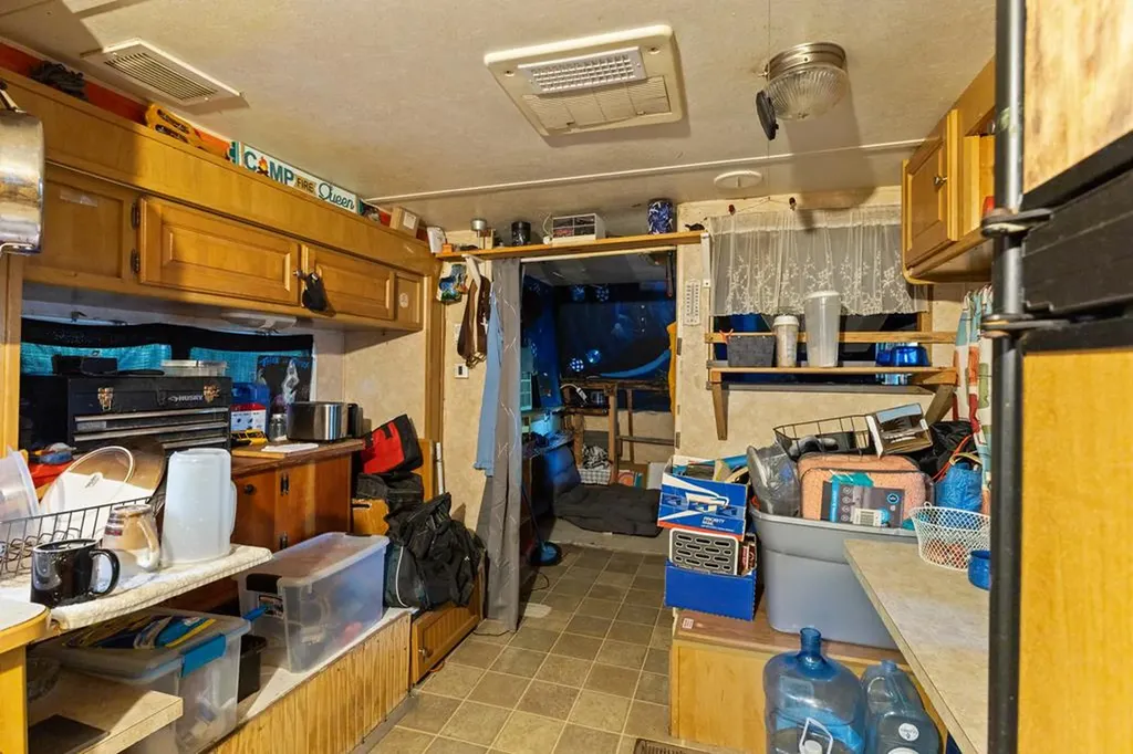 2540 N Gatewood Ford Road Deer Lodge TN 37726