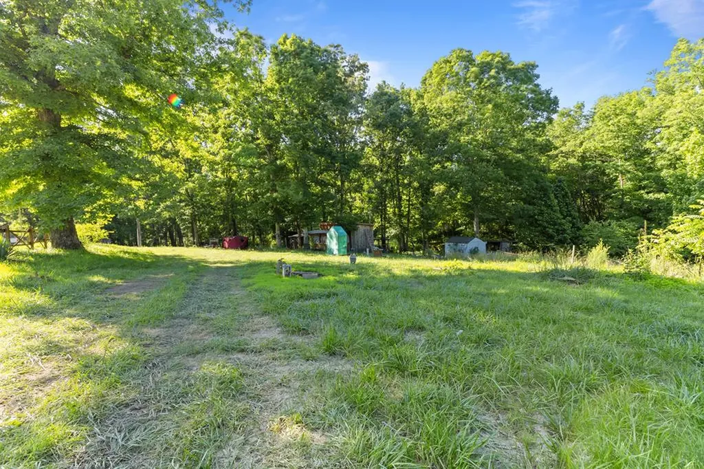 2540 N Gatewood Ford Road Deer Lodge TN 37726