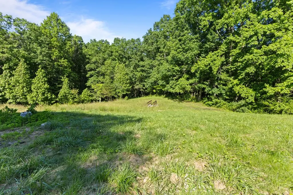 2540 N Gatewood Ford Road Deer Lodge TN 37726