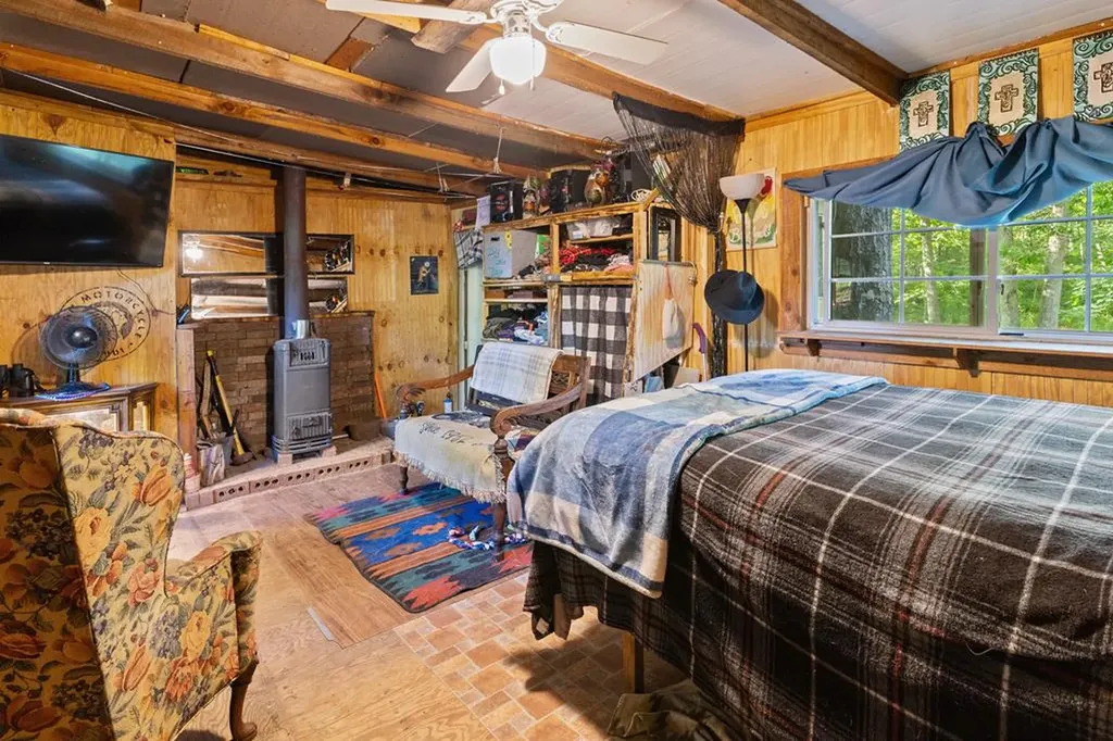 2540 N Gatewood Ford Road Deer Lodge TN 37726
