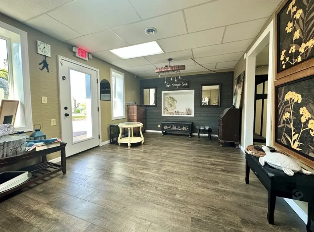 107 A E Broad Livingston TN 38570