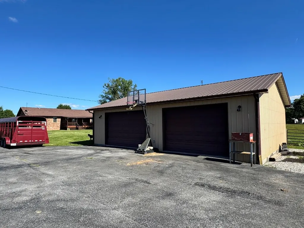 6986 S. York Highway Clarkrange TN 38553