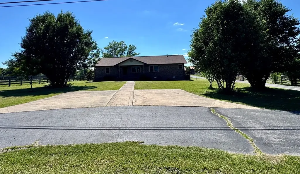 6986 S. York Highway Clarkrange TN 38553