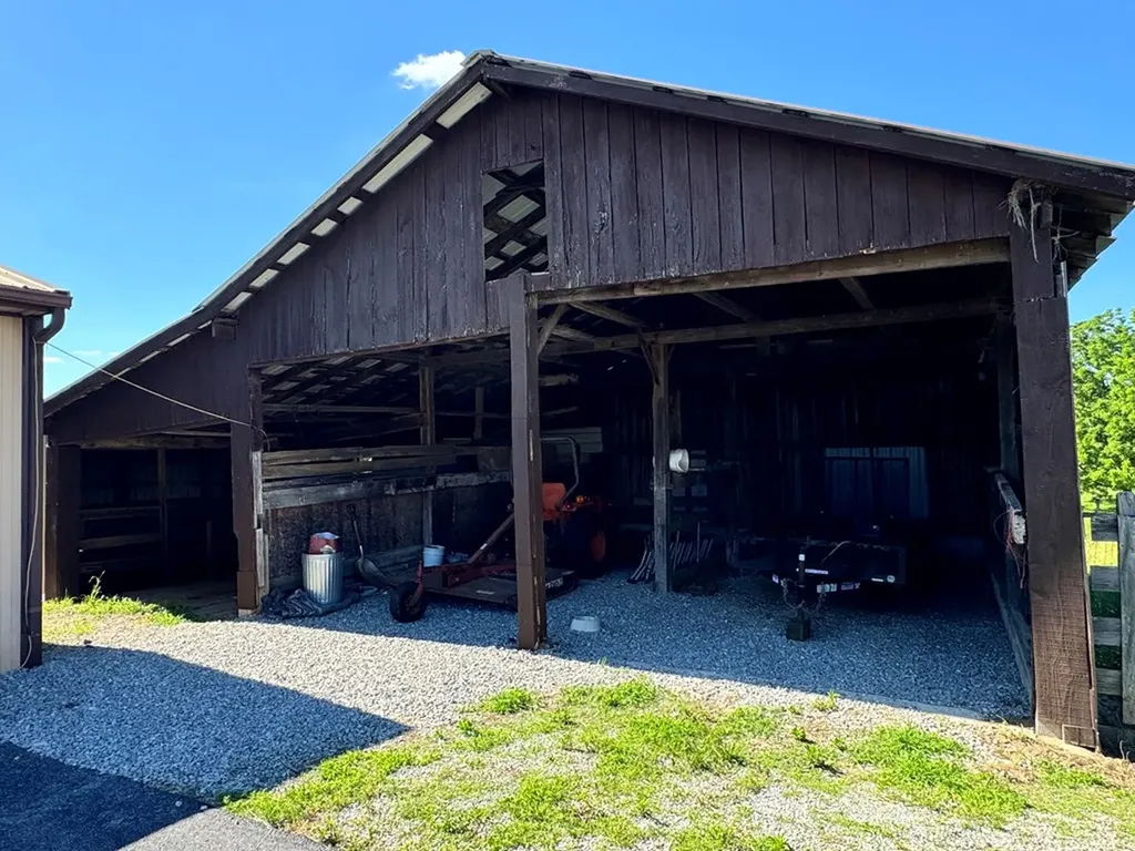 6986 S. York Highway Clarkrange TN 38553