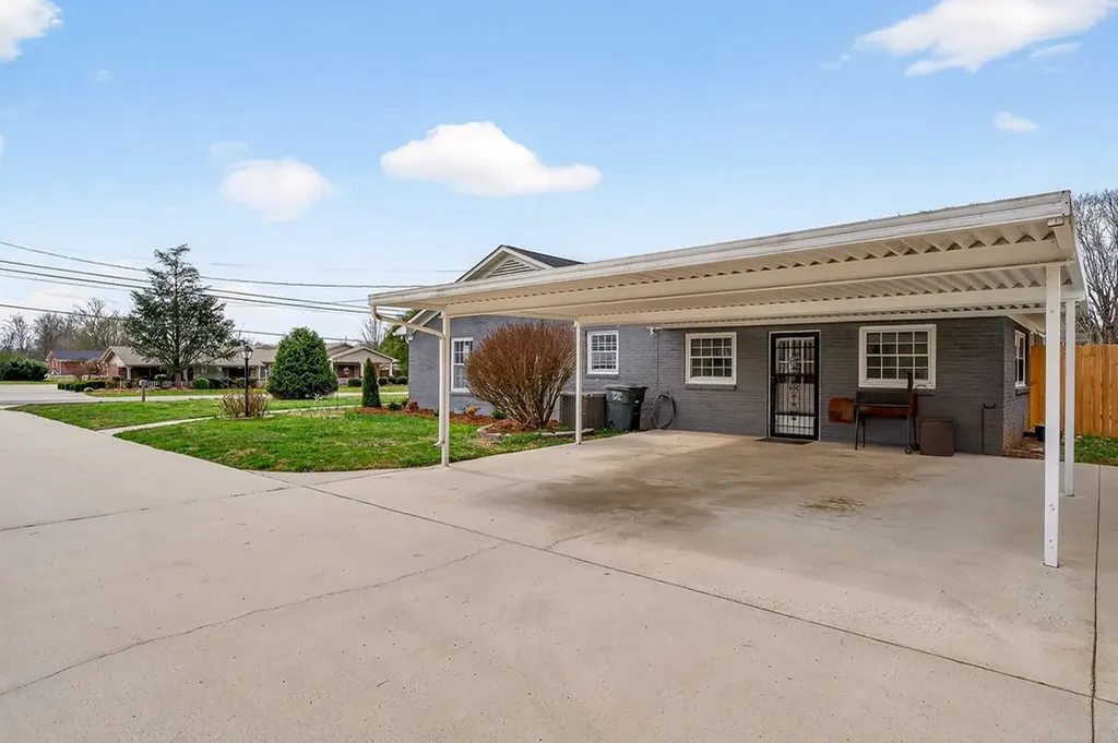 212 Oakland Drive Sparta TN 38583
