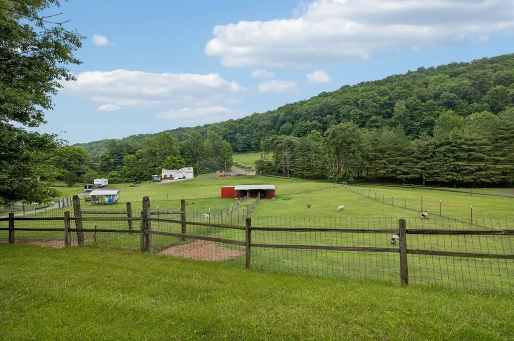 2500/10 Chimney Springs Road Cookeville TN 38506