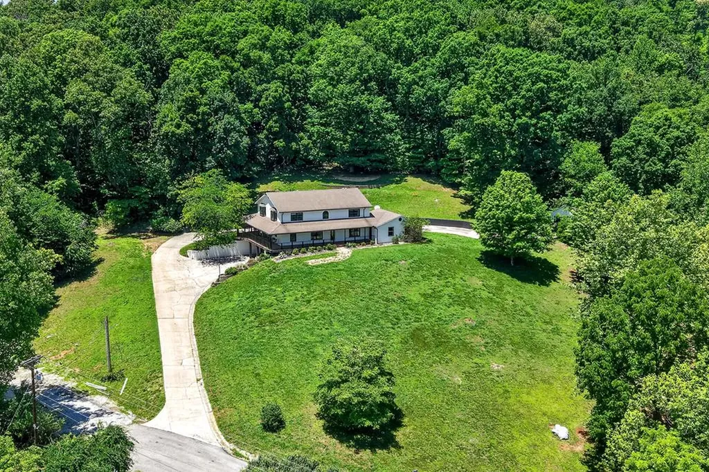 721 Valley Drive Livingston TN 38570