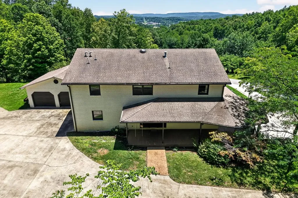 721 Valley Drive Livingston TN 38570