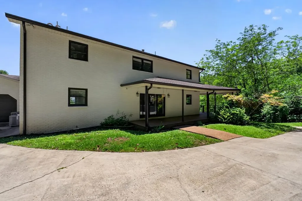 721 Valley Drive Livingston TN 38570