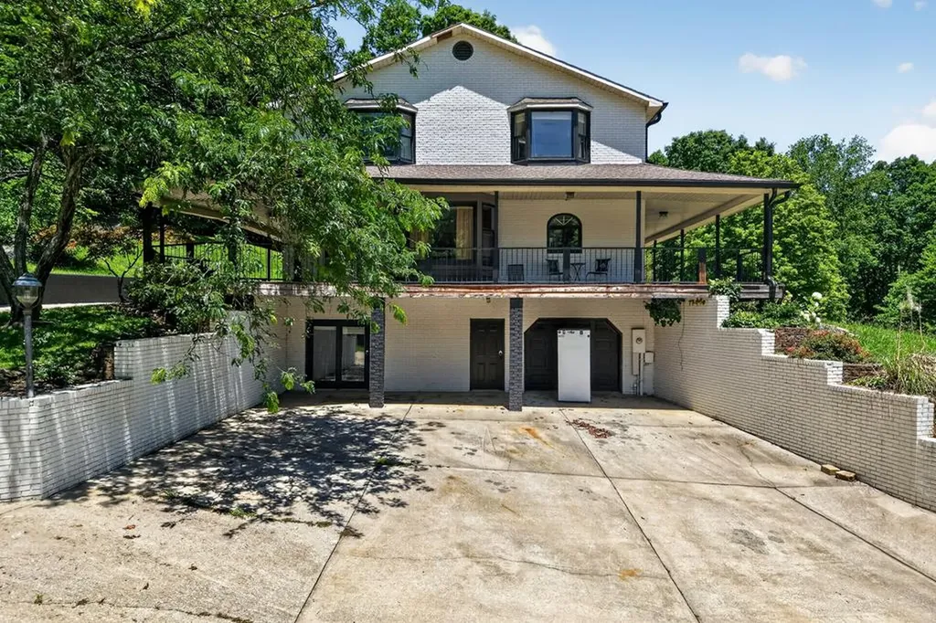 721 Valley Drive Livingston TN 38570