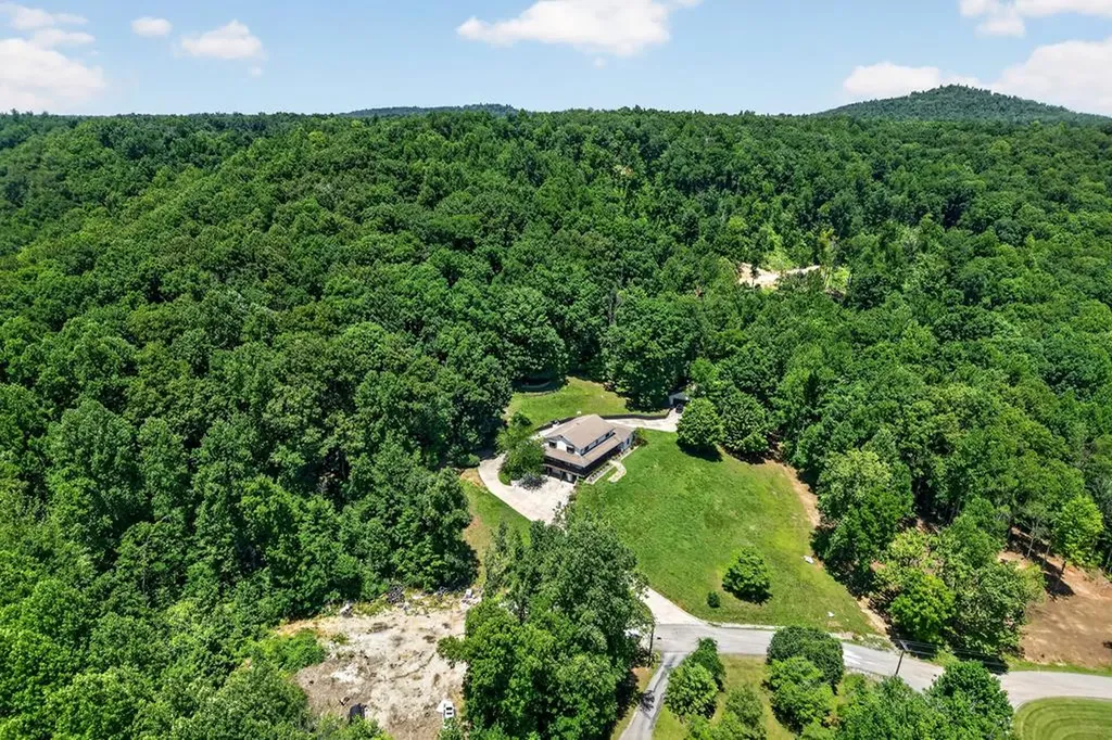 721 Valley Drive Livingston TN 38570