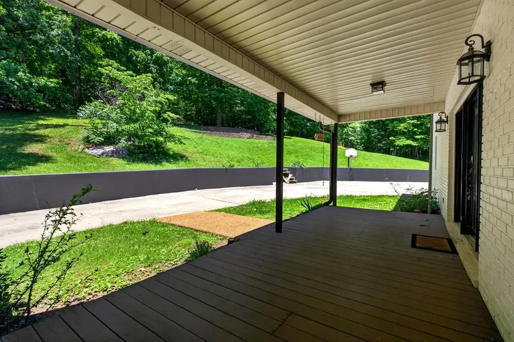 721 Valley Drive Livingston TN 38570