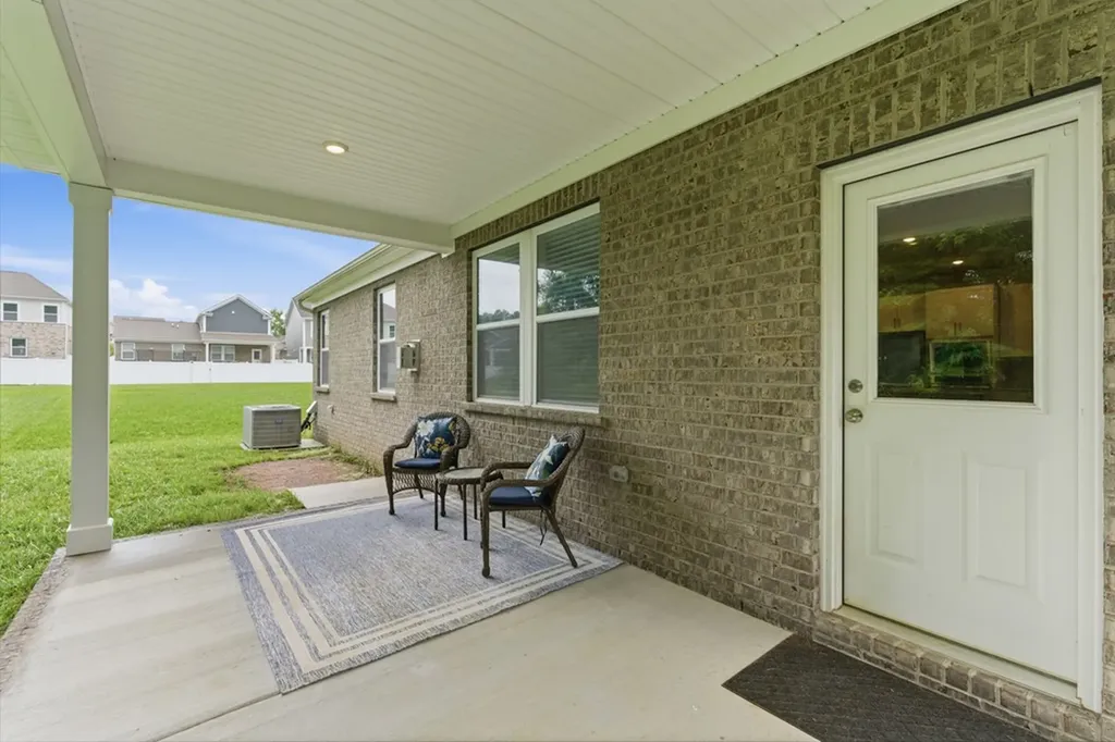 878 Nightingale Avenue Hendersonville TN 37075