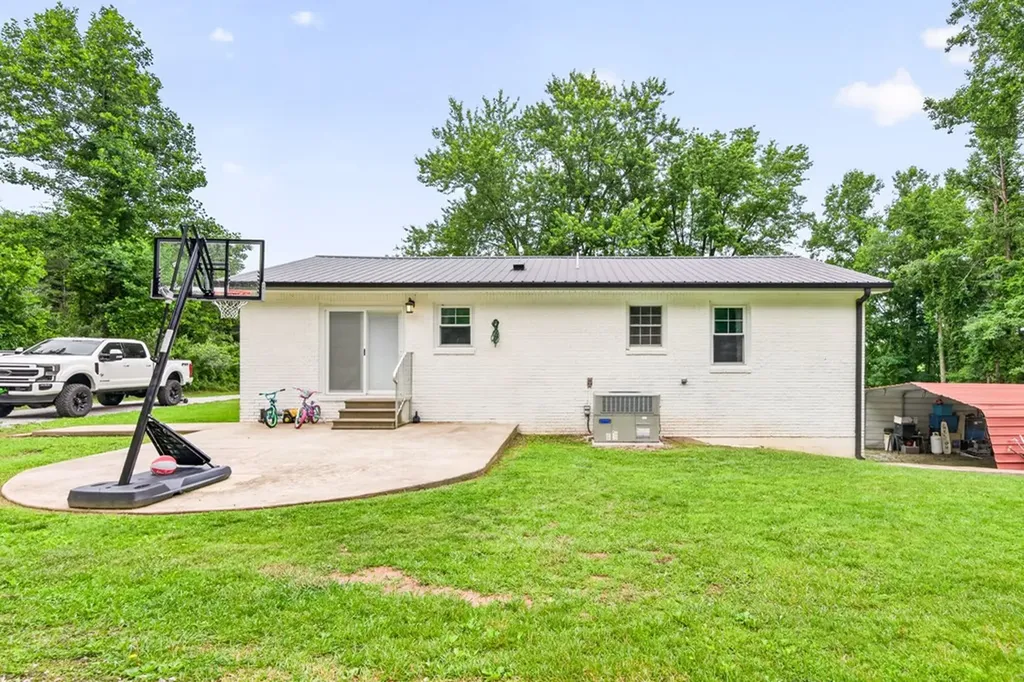 520 Phifer Mine Road Spencer TN 38585