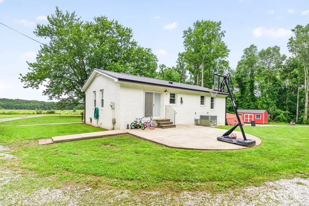 520 Phifer Mine Road Spencer TN 38585