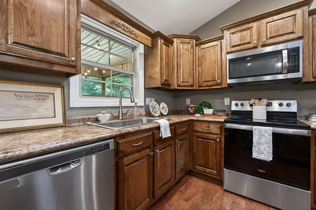2689 Spruce Loop Crossville TN 38555