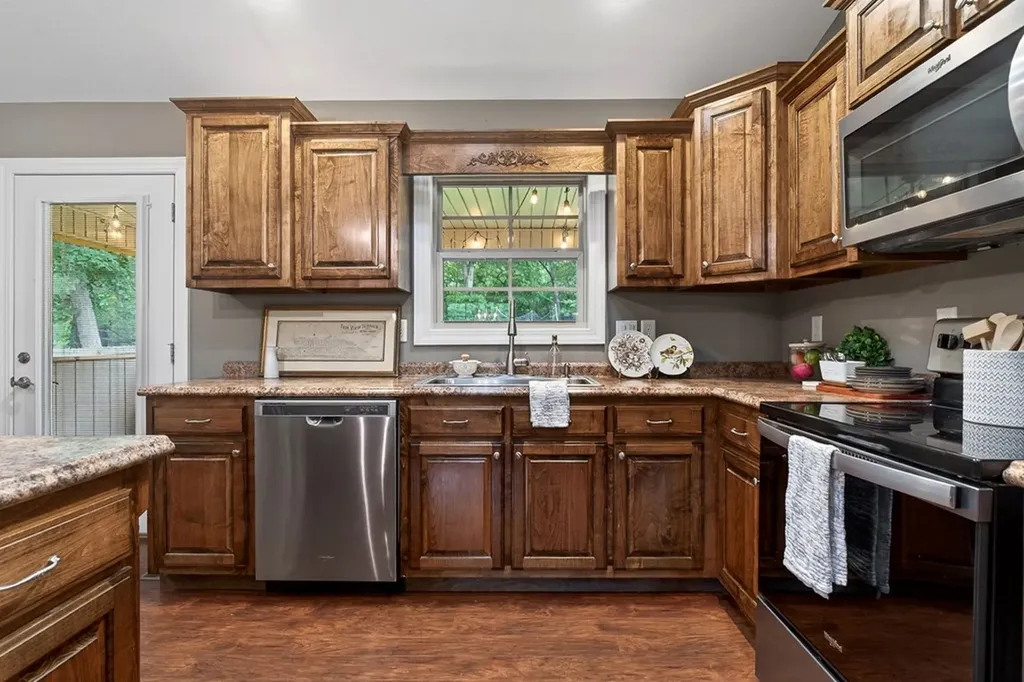 2689 Spruce Loop Crossville TN 38555