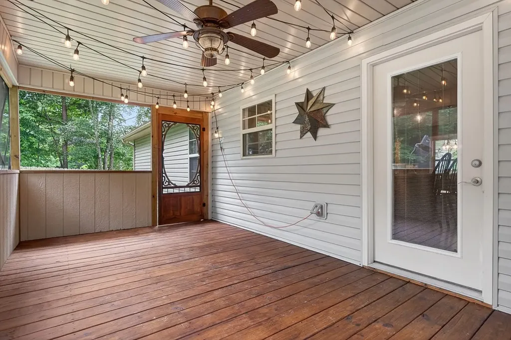 2689 Spruce Loop Crossville TN 38555