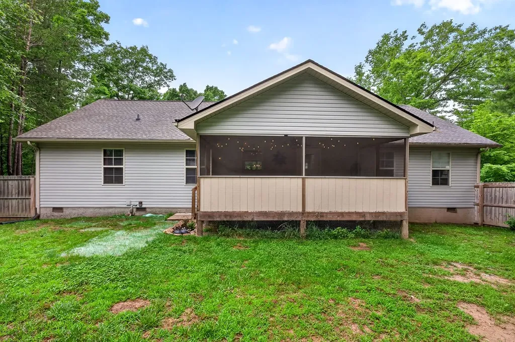 2689 Spruce Loop Crossville TN 38555