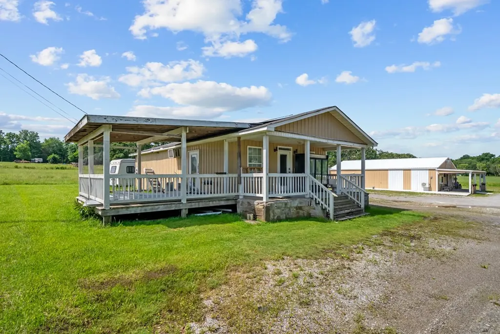 1424 Bellview Road Pikeville TN 37367
