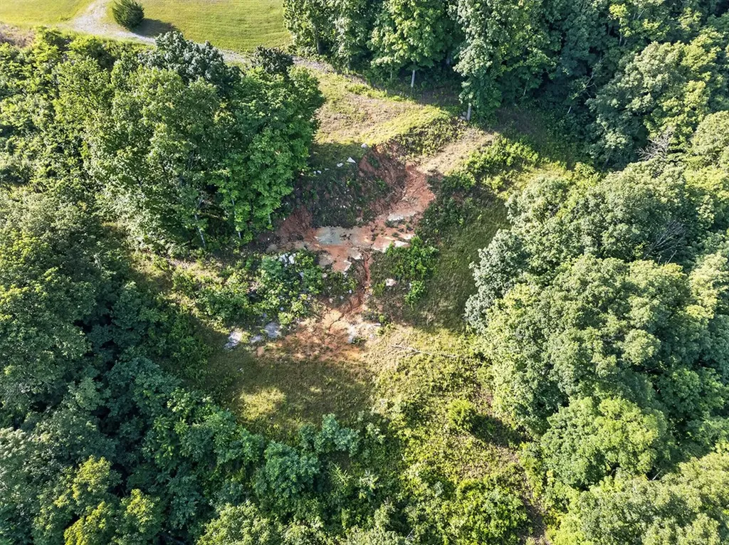2.26 Ac Hidden Cove Lane Allons TN 38541