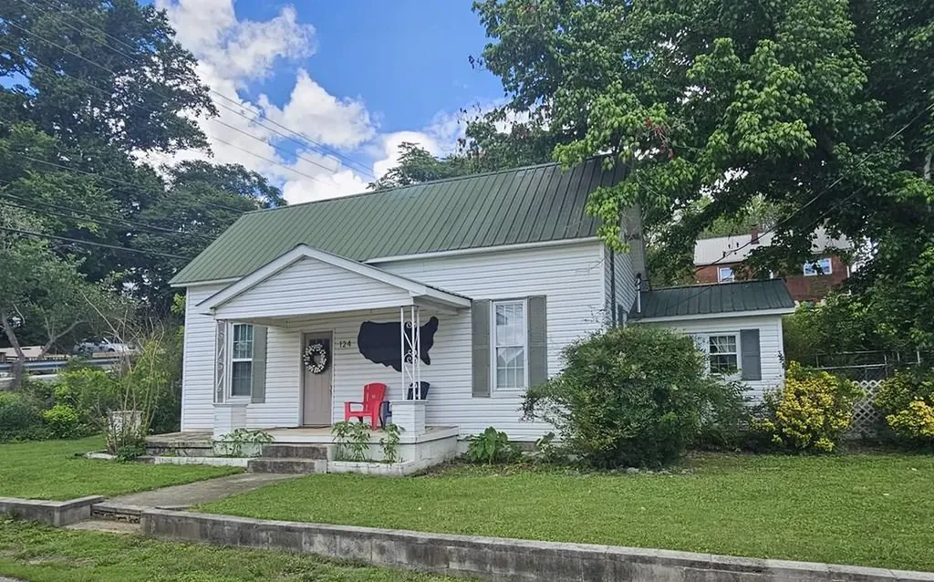 124 Andersonst Sparta TN 38583