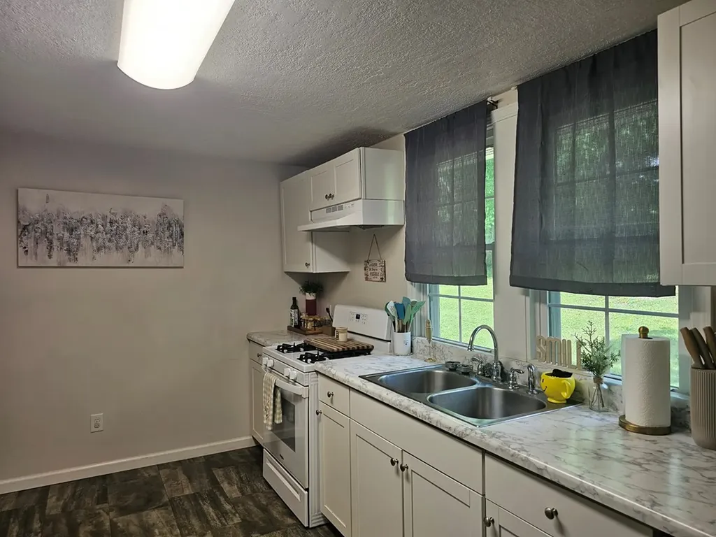 124 Andersonst Sparta TN 38583