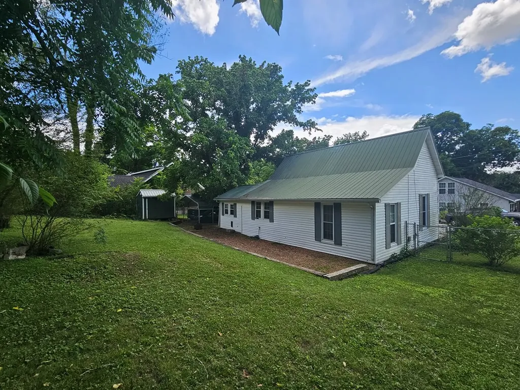 124 Andersonst Sparta TN 38583