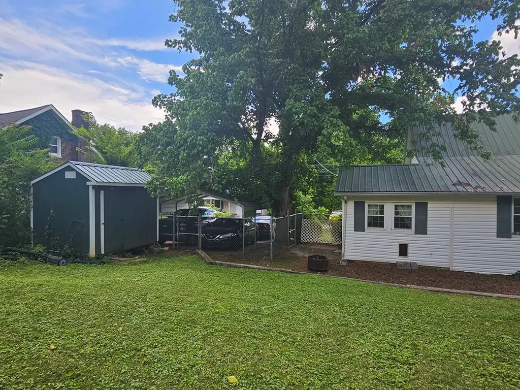 124 Andersonst Sparta TN 38583