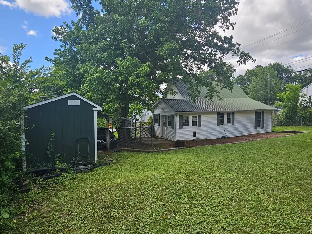 124 Andersonst Sparta TN 38583