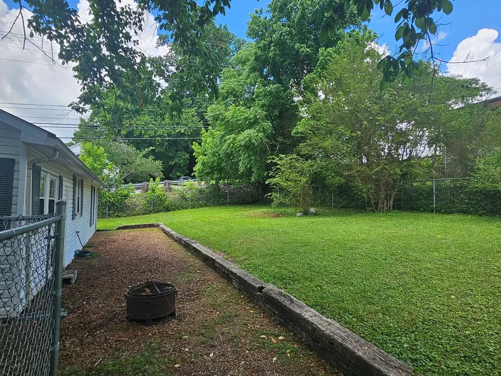 124 Andersonst Sparta TN 38583