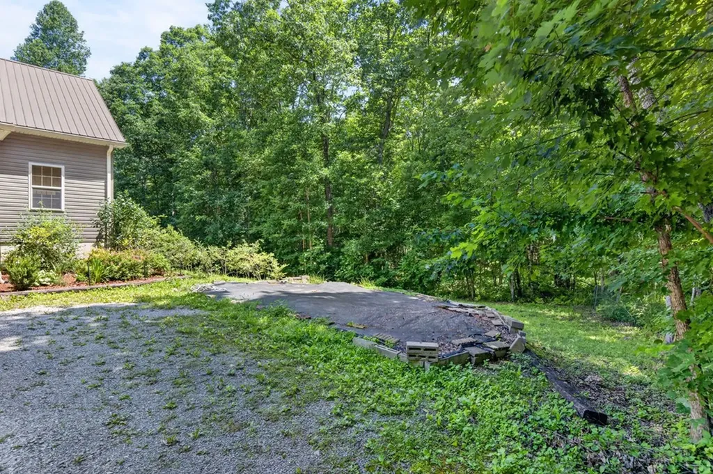 1007 Parkstown Extension Wilder TN 38589