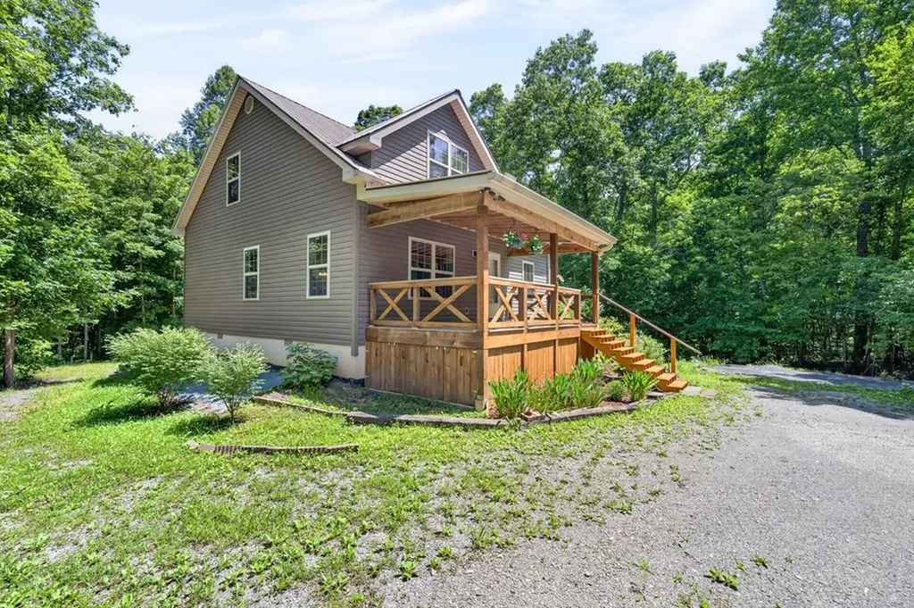 1007 Parkstown Extension Wilder TN 38589