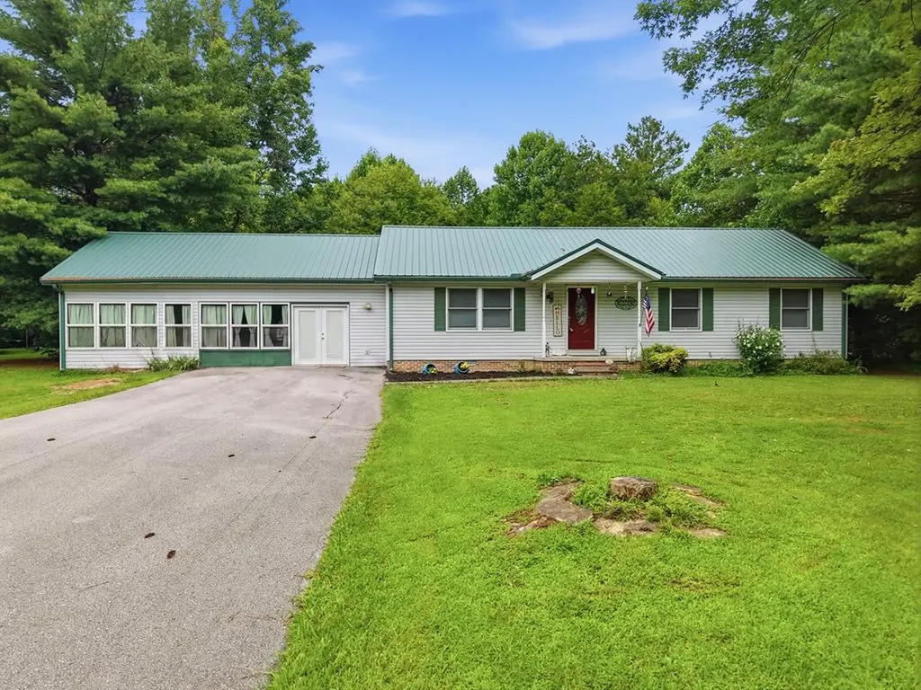 330 Deerfield Road Sparta TN 38583