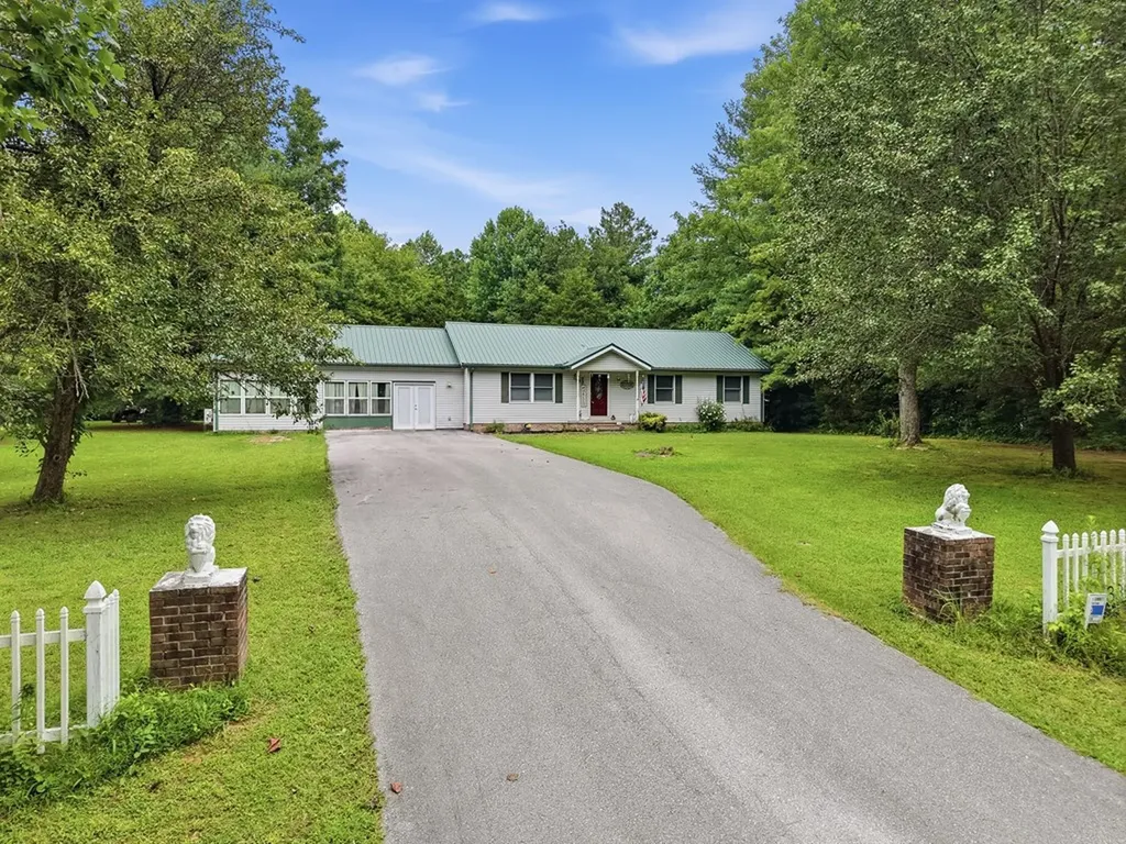330 Deerfield Road Sparta TN 38583
