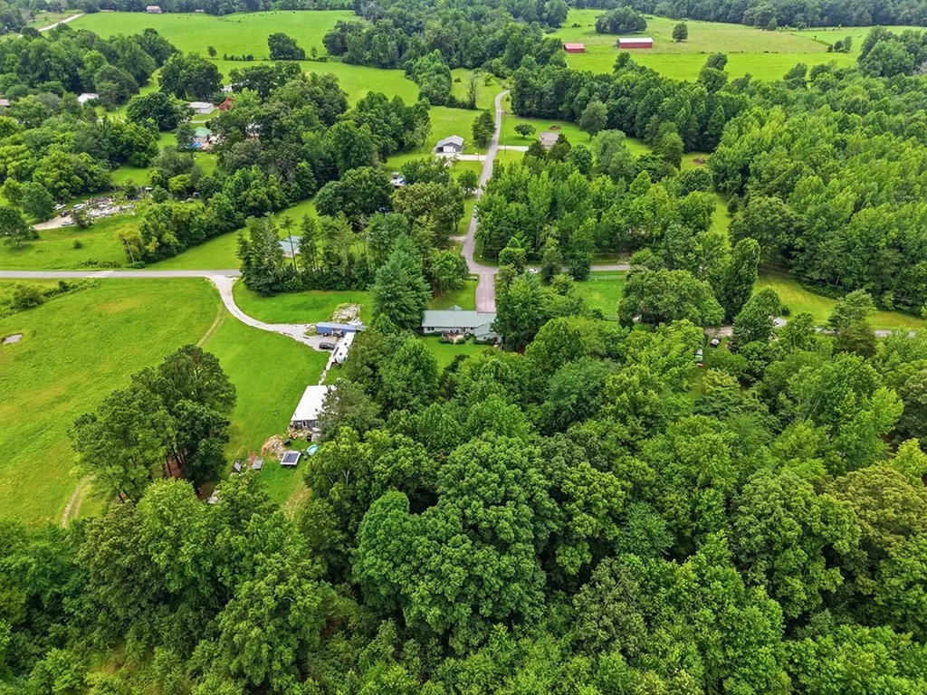 330 Deerfield Road Sparta TN 38583