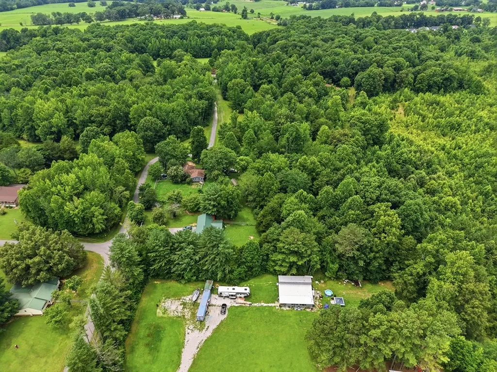 330 Deerfield Road Sparta TN 38583