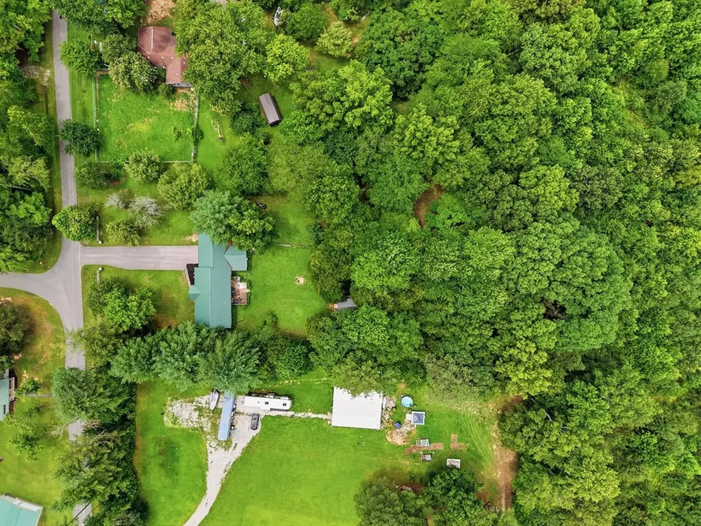 330 Deerfield Road Sparta TN 38583
