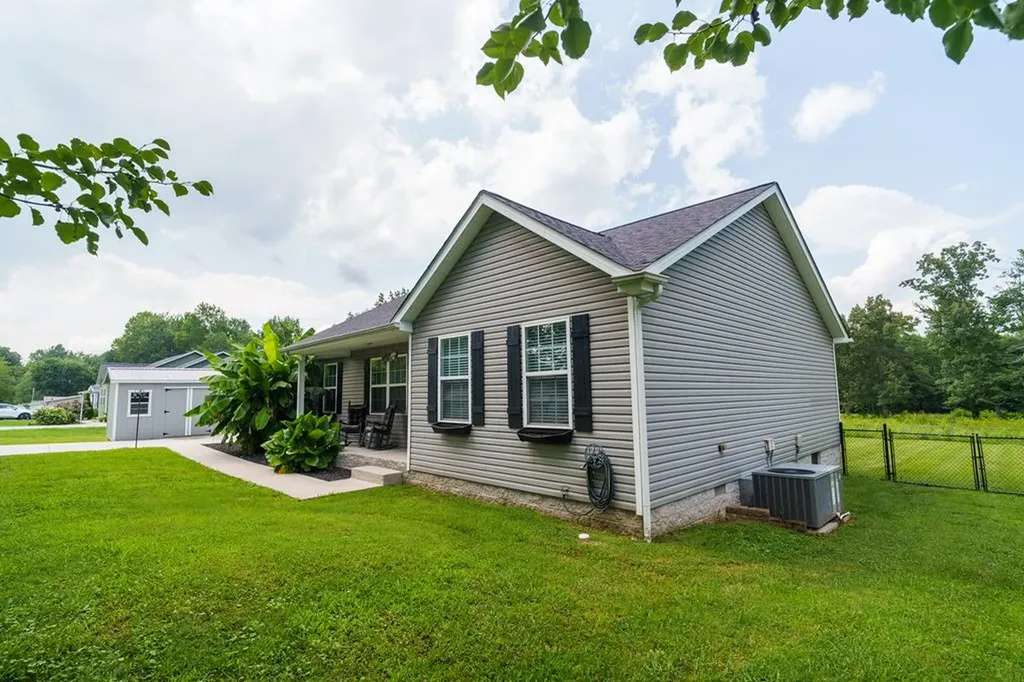 153 Chestnut Street Baxter TN 38544-4417