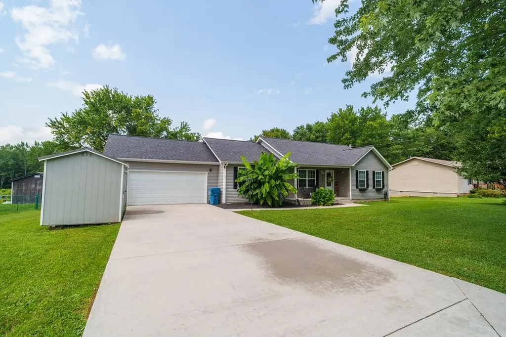 153 Chestnut Street Baxter TN 38544-4417