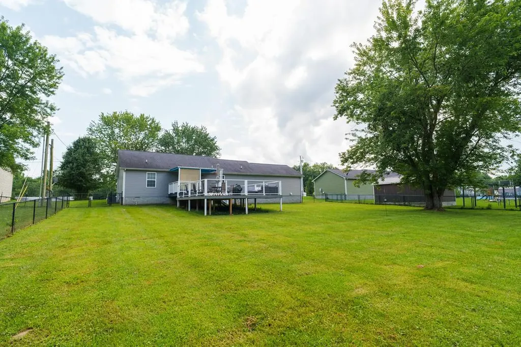153 Chestnut Street Baxter TN 38544-4417