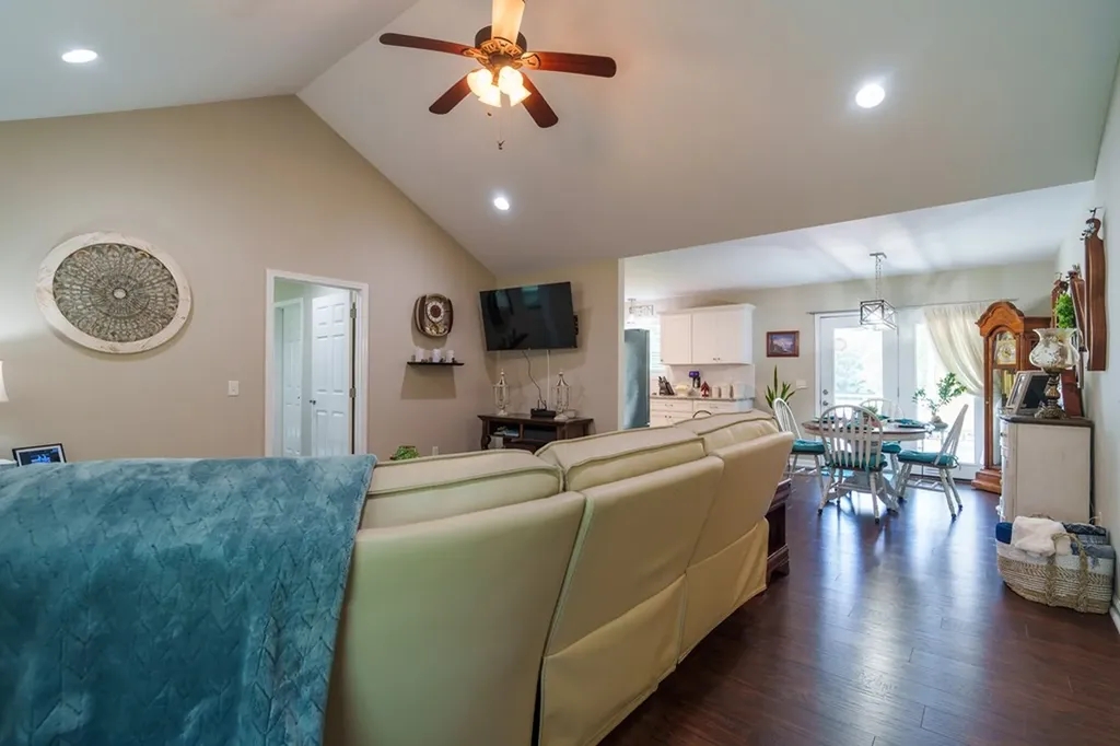 153 Chestnut Street Baxter TN 38544-4417