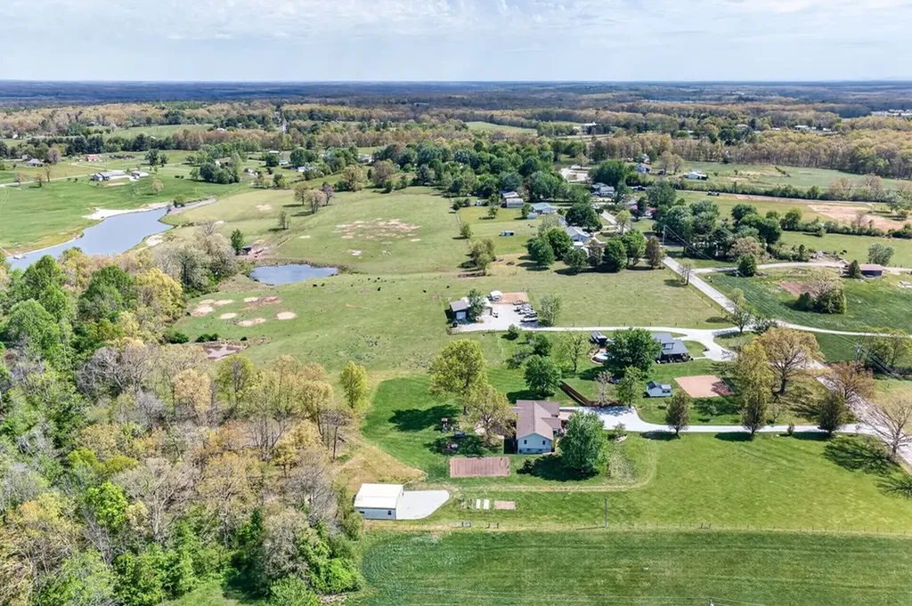 7668 Plateau Road Crossville TN 38571