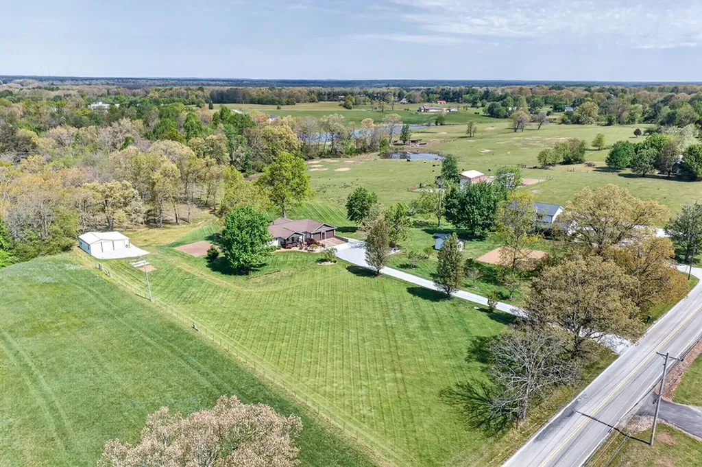 7668 Plateau Road Crossville TN 38571