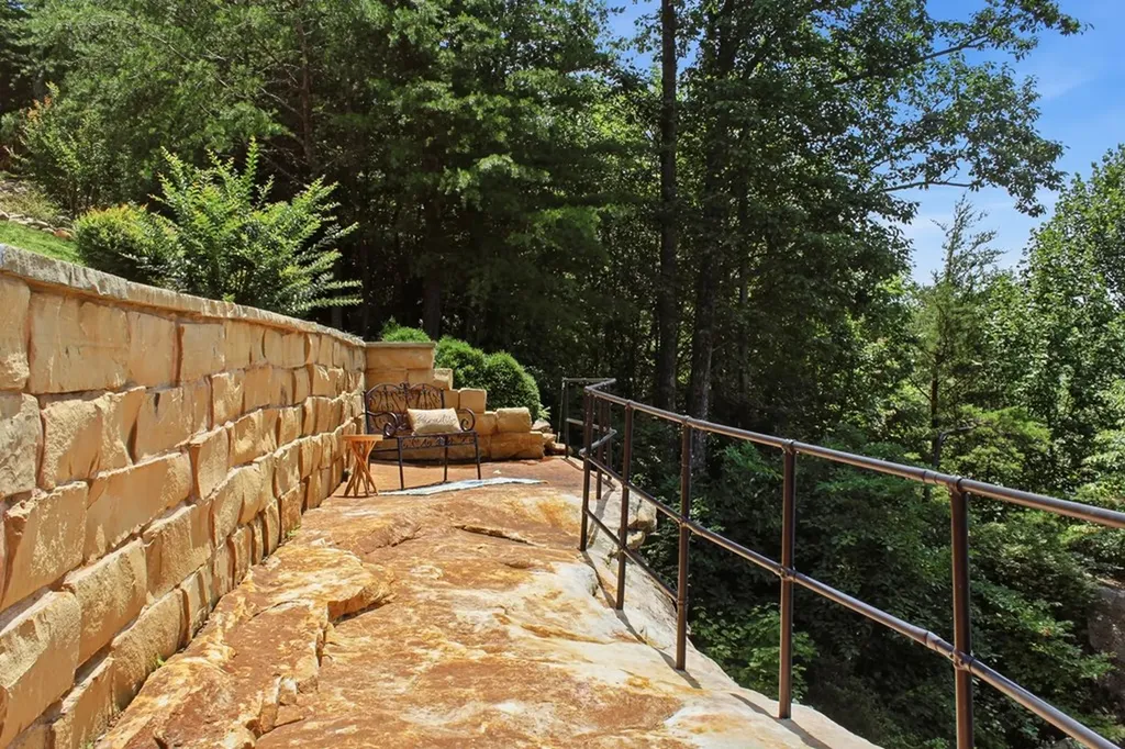 583 SW Cliff Park Road Monterey TN 38574