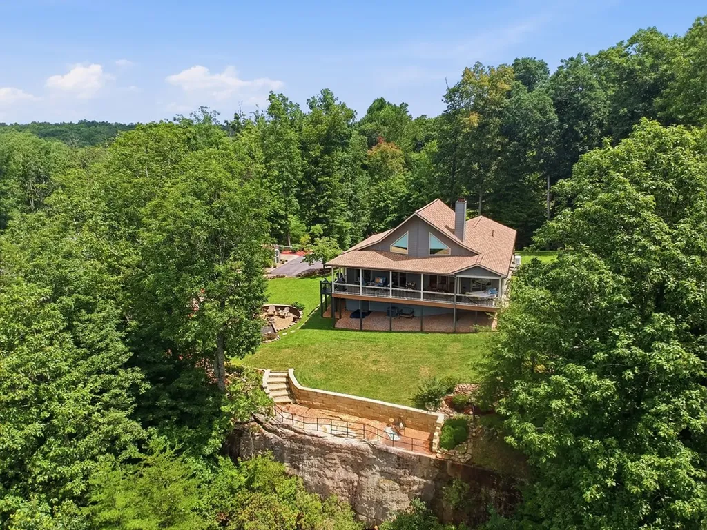 583 SW Cliff Park Road Monterey TN 38574